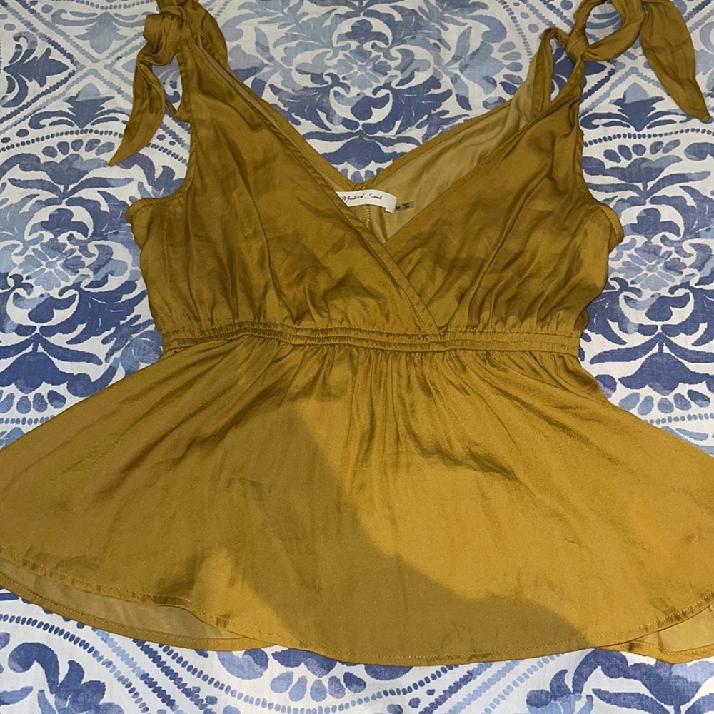 Mustard Top✨ - Picture 2 of 6